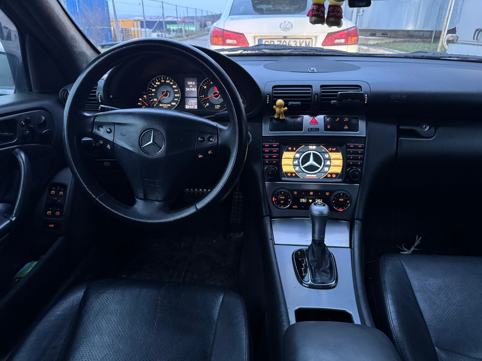 Mercedes-Benz C 320 AMG пакет, снимка 12 - Автомобили и джипове - 53640276