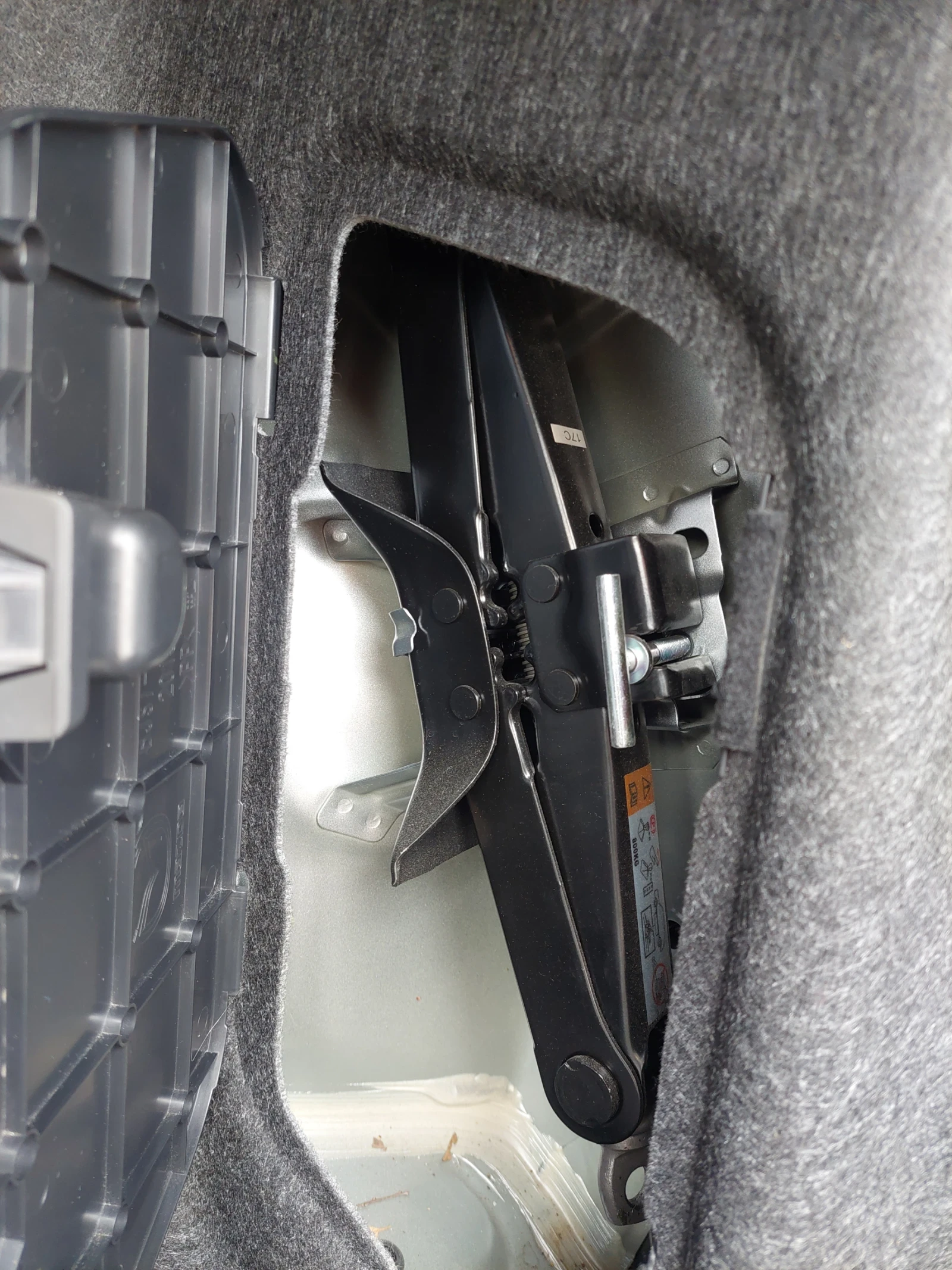 Mazda 3 2.5 GRAND TOURING, снимка 14 - Автомобили и джипове - 53769272