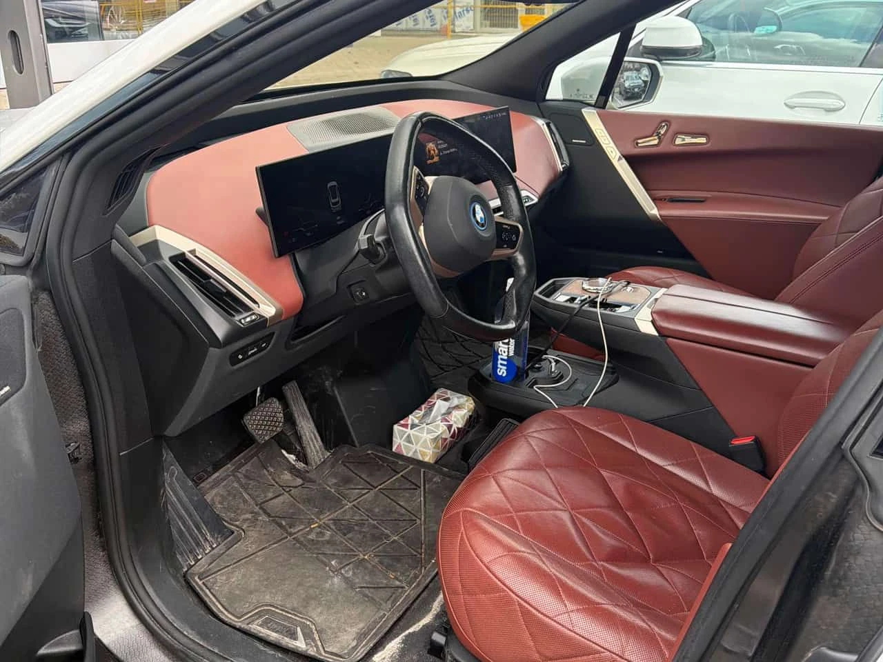 BMW iX xDrive50  CARFAX, снимка 14 - Автомобили и джипове - 54014959