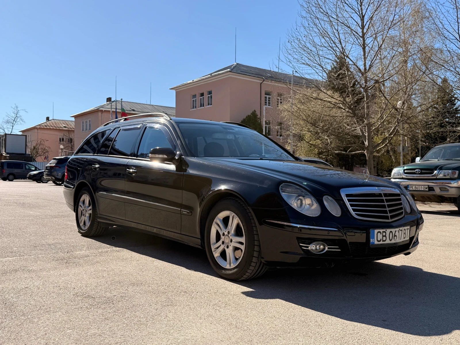 Mercedes-Benz E 220 W211 FACELIFT - AVANGARDE, снимка 3 - Автомобили и джипове - 54151319