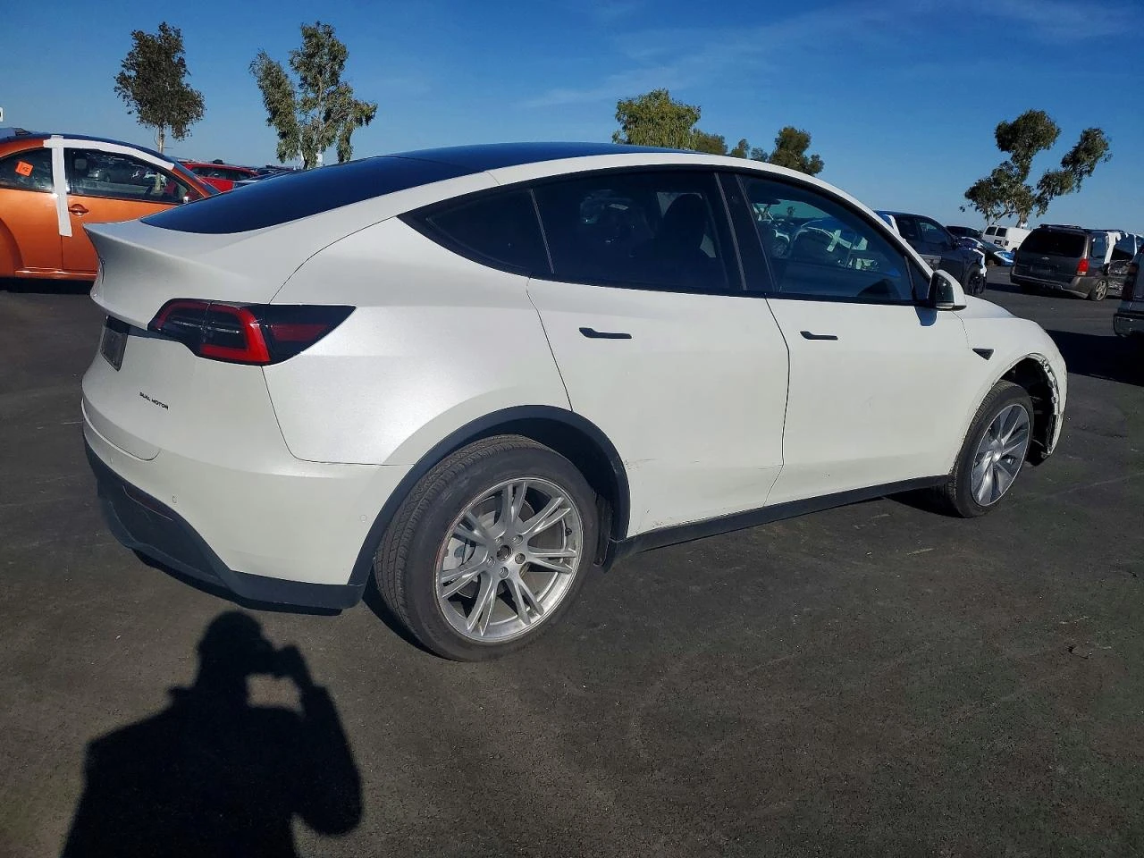 Tesla Model Y Long Range AWD, снимка 3 - Автомобили и джипове - 54152970