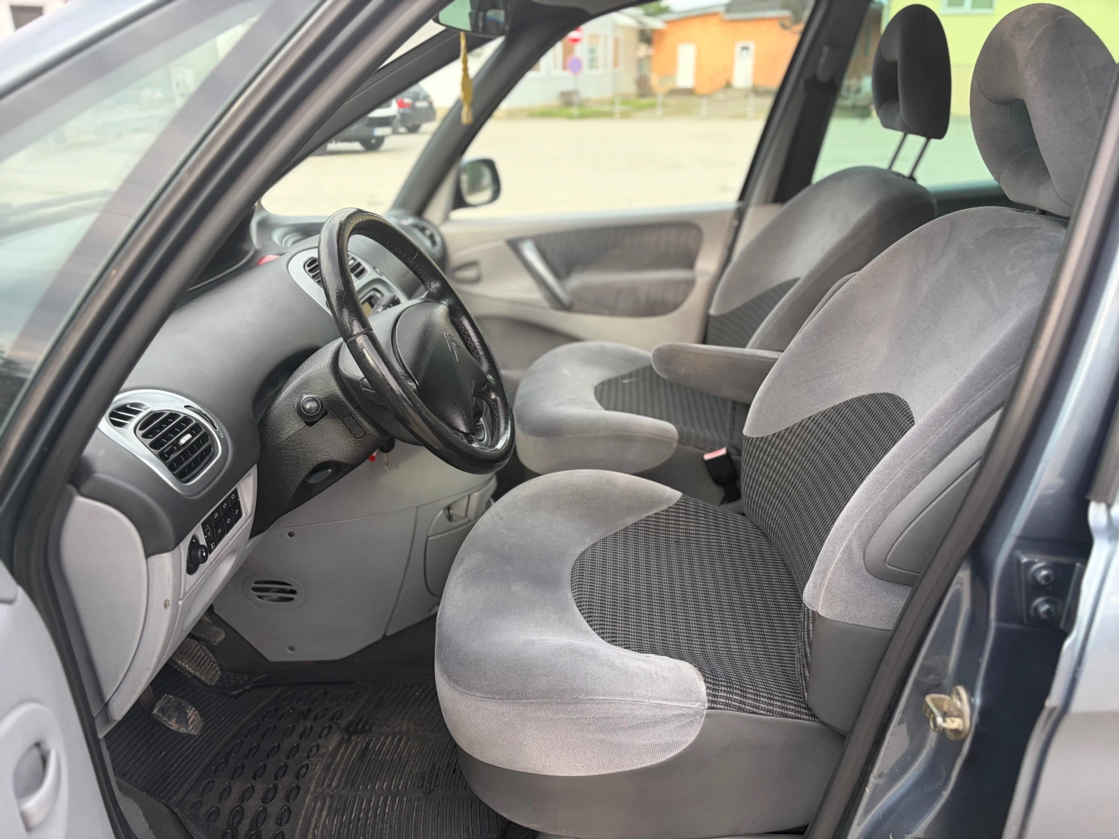 Citroen Xsara picasso 1.6i Фейс , снимка 11 - Автомобили и джипове - 54495668