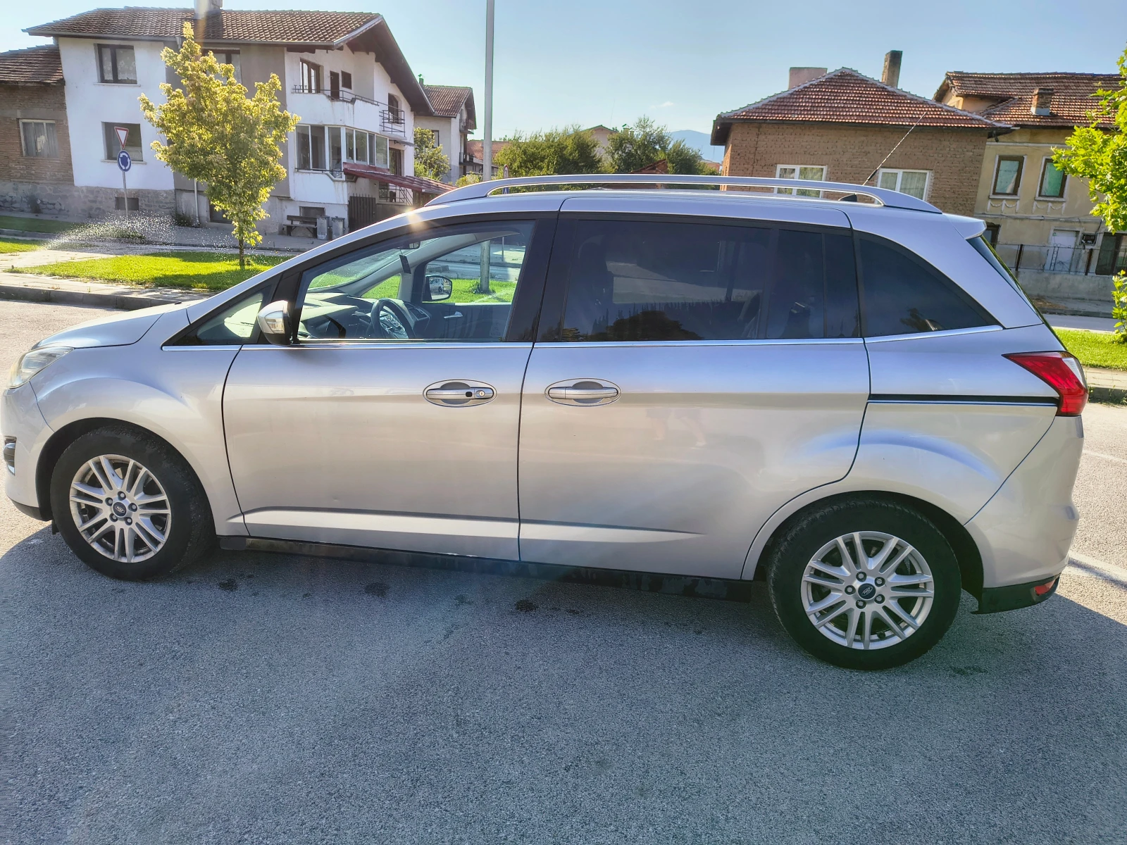Ford Grand C-Max, снимка 6 - Автомобили и джипове - 55214021