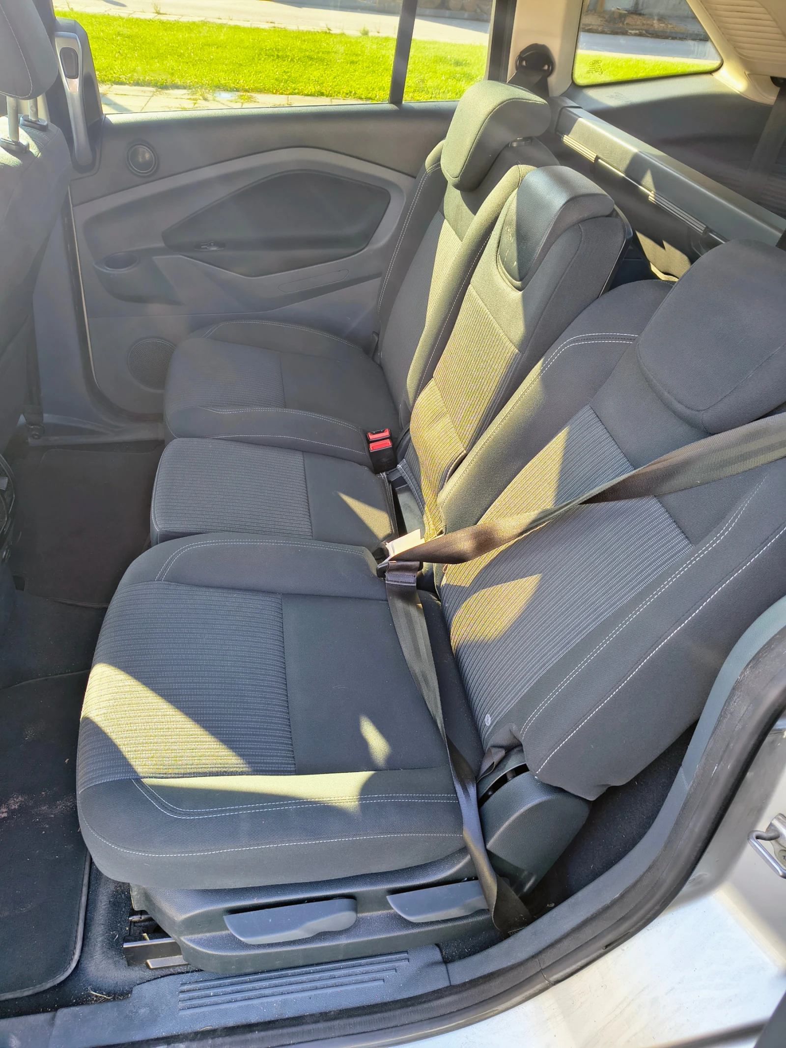 Ford Grand C-Max, снимка 15 - Автомобили и джипове - 55214021
