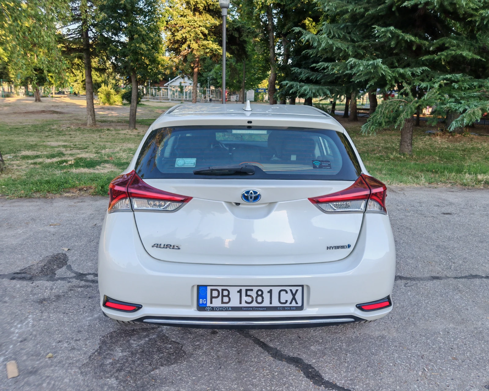 Toyota Auris HYBRID ГАРАНЦИЯ ПЪЛНА СЕРВИЗНА ИСТОРИЯ, снимка 6 - Автомобили и джипове - 55482235