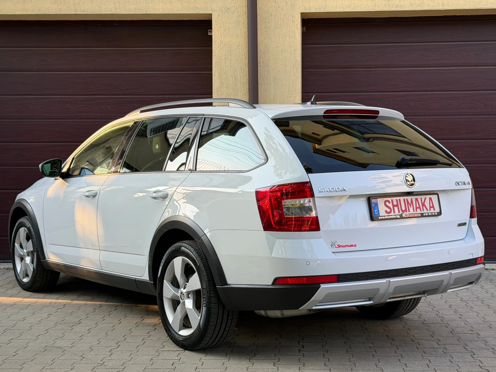 Skoda Octavia SCOUT 4X4 2.0TDI-150ps. Пълна Сервизна История!, снимка 5 - Автомобили и джипове - 55596769
