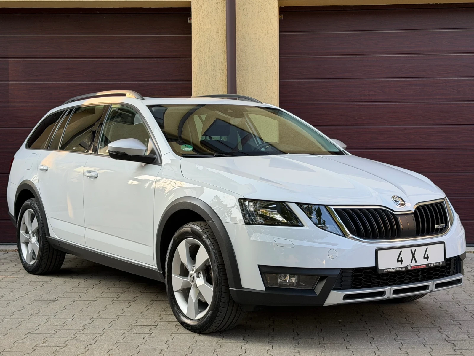 Skoda Octavia SCOUT 4X4 2.0TDI-150ps. Пълна Сервизна История!, снимка 3 - Автомобили и джипове - 55596769