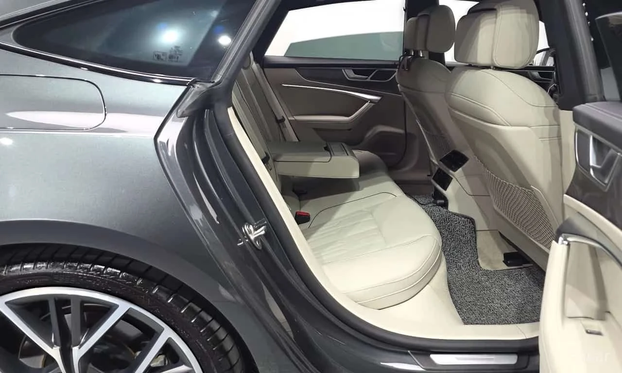 Audi A7 * 55 TFSI Quattro Premium * ОПЦИЯ ЗА ФИНАНСИРАНЕ, снимка 11 - Автомобили и джипове - 55615038