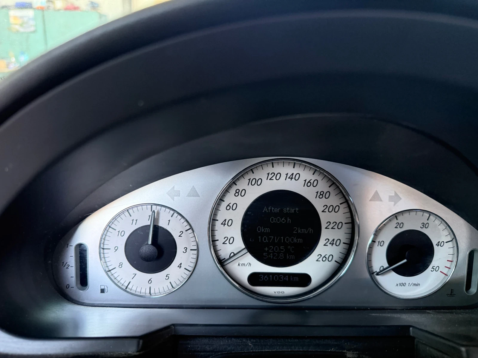 Mercedes-Benz E 270, снимка 13 - Автомобили и джипове - 55806116