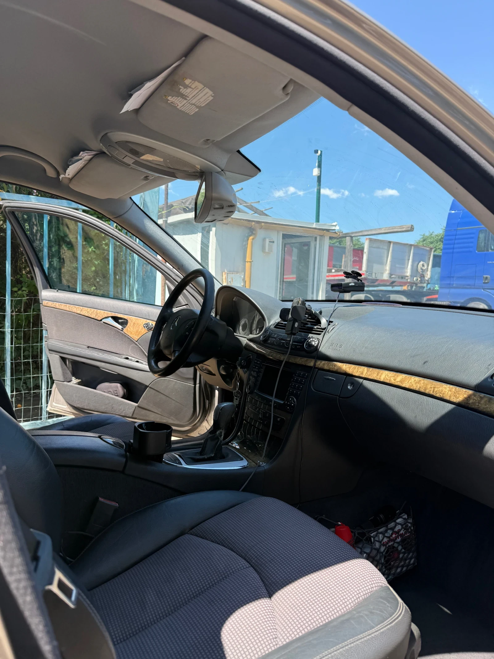 Mercedes-Benz E 270, снимка 9 - Автомобили и джипове - 55806116
