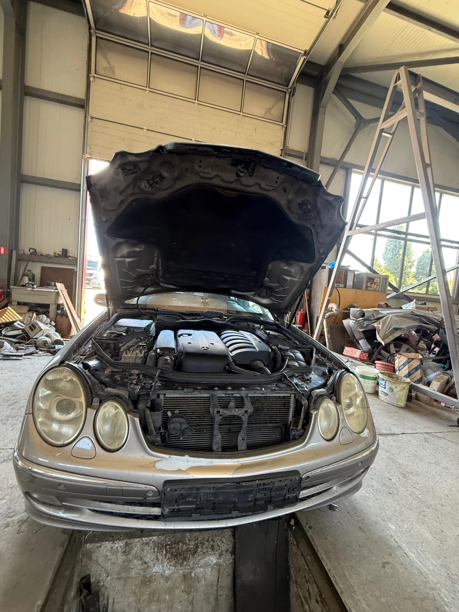 Mercedes-Benz E 270, снимка 14 - Автомобили и джипове - 55806116