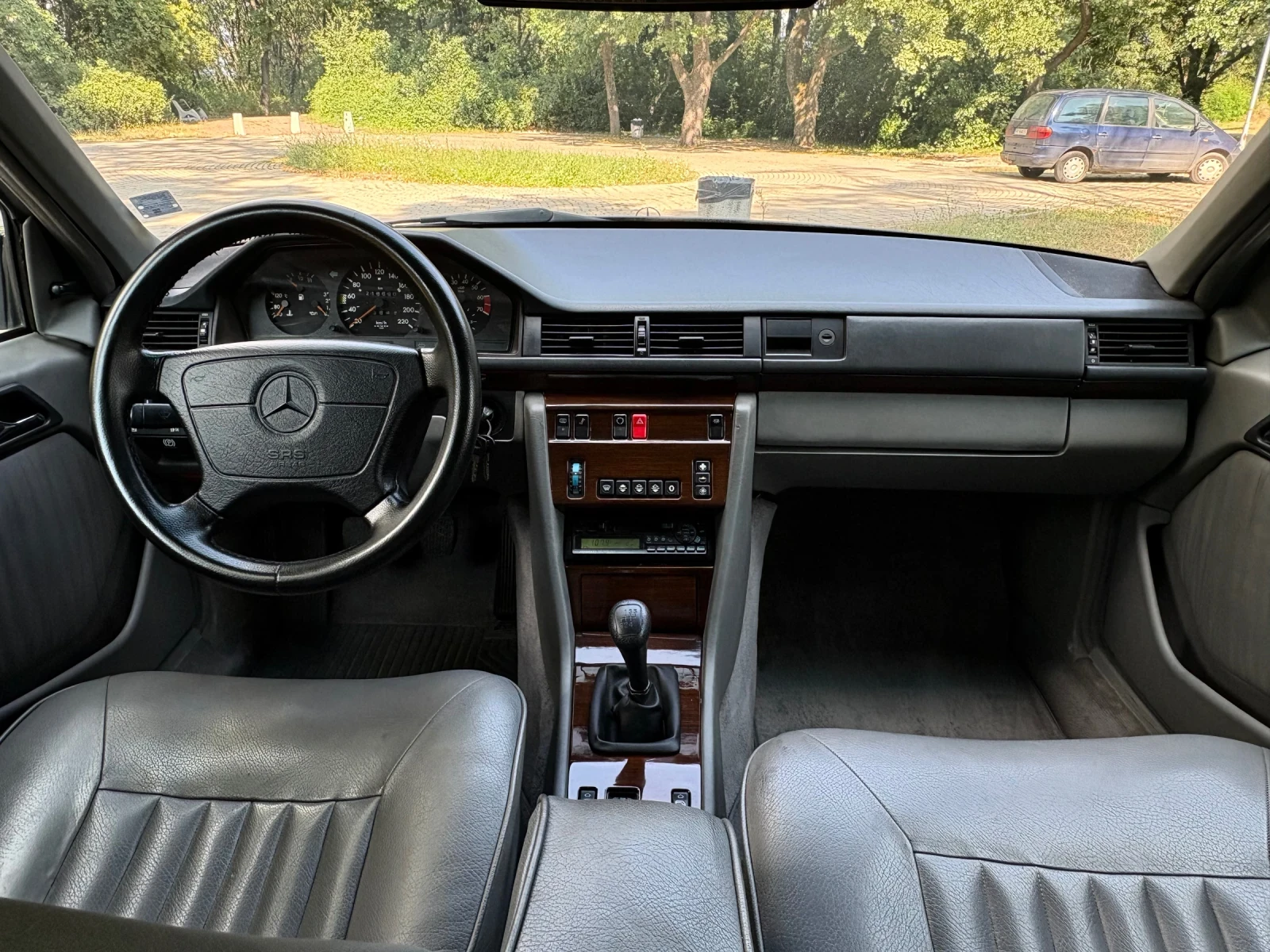 Mercedes-Benz 124, снимка 12 - Автомобили и джипове - 55927139