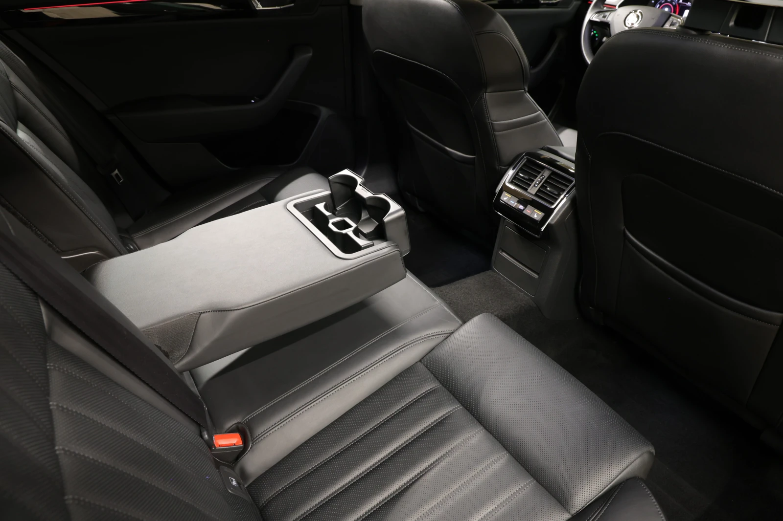 Skoda Superb 2.0 TDI DSG 4x4 Laurin&Kllement | Mobile.bg � ����������� 17