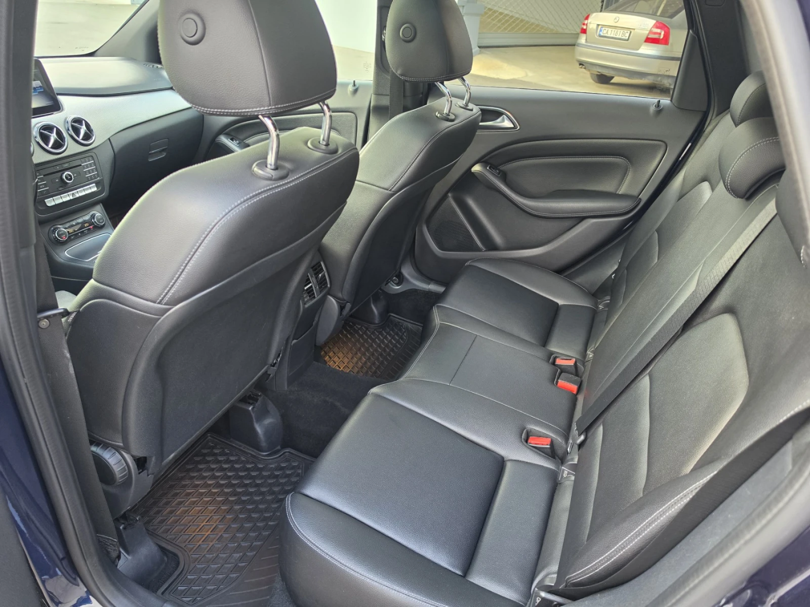 Mercedes-Benz B 200 AMG Line, H/K, MULTIBEAM, KEYLESS, снимка 8 - Автомобили и джипове - 55939045