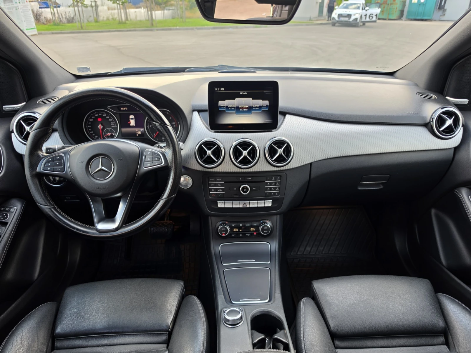 Mercedes-Benz B 200 AMG Line, H/K, MULTIBEAM, KEYLESS, снимка 10 - Автомобили и джипове - 55939045