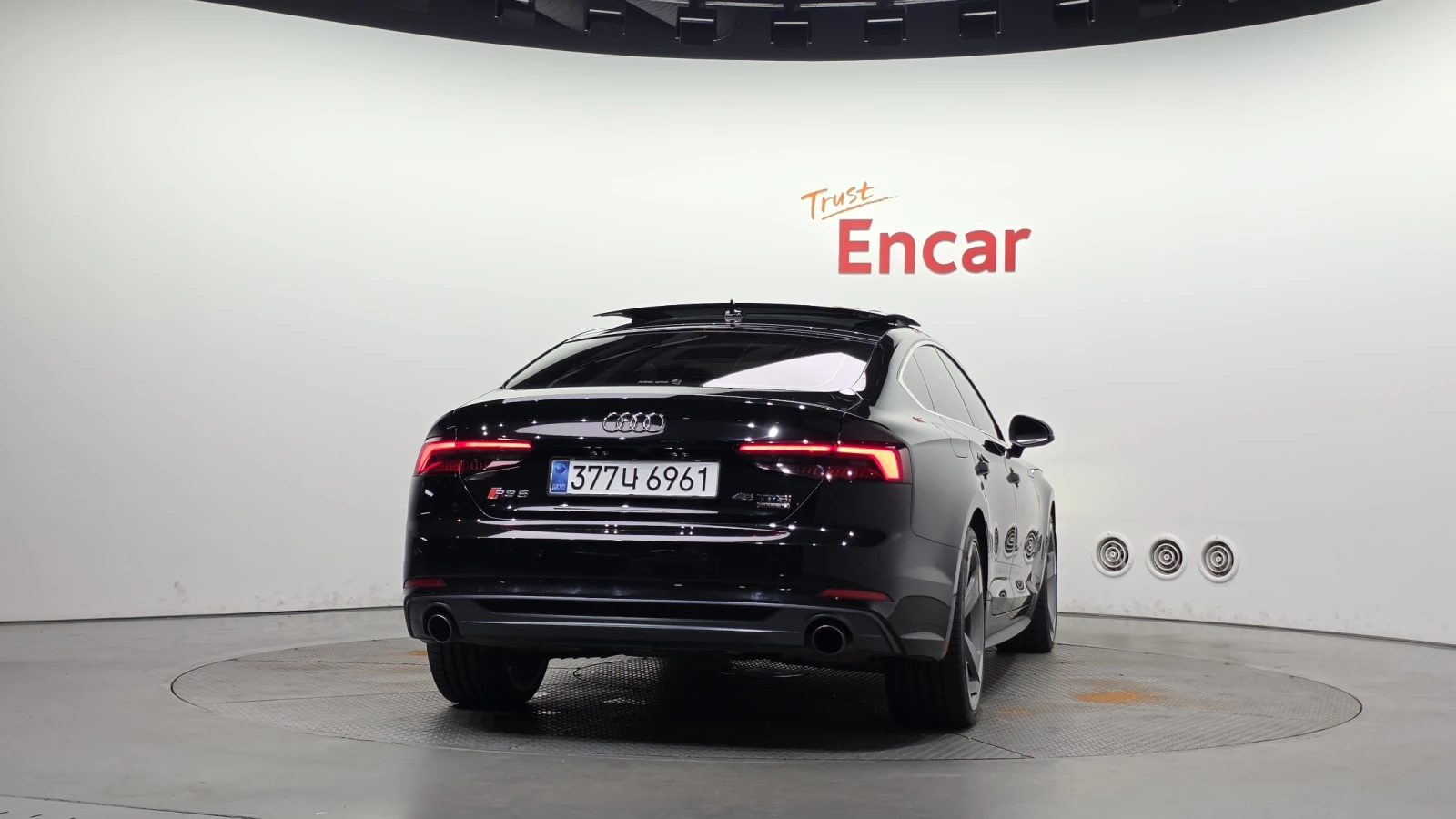 Audi A5 КРАЙНА ЦЕНА, снимка 4 - Автомобили и джипове - 56060976