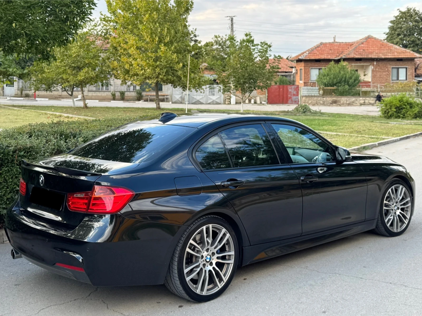 BMW 330 d M Sport/ HUD/L7, снимка 3 - Автомобили и джипове - 56245778