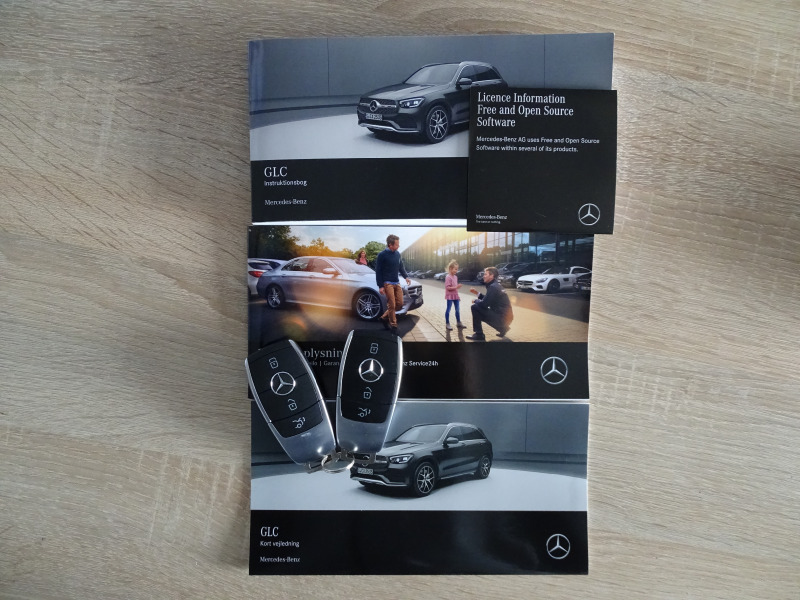 Mercedes-Benz GLC 300 AMG 4X4 KEYLESSGO ДИСТРОНИК APPLE CAR ANDROID AUTO, снимка 17 - Автомобили и джипове - 45777556