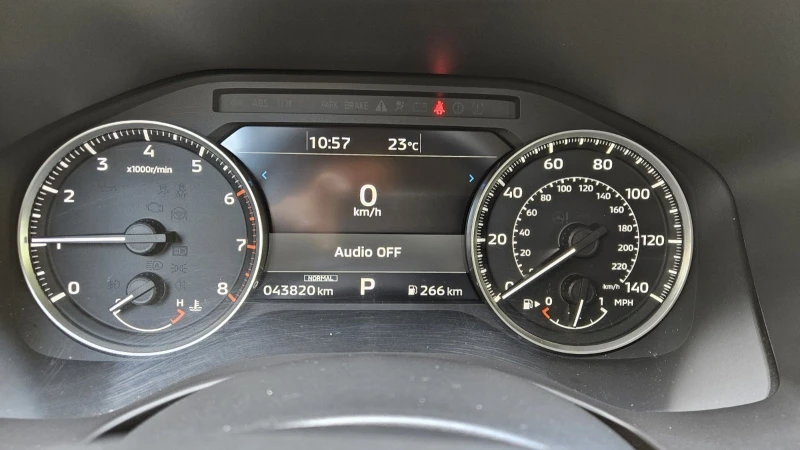 Mitsubishi Outlander 2.5 , снимка 13 - Автомобили и джипове - 45899964