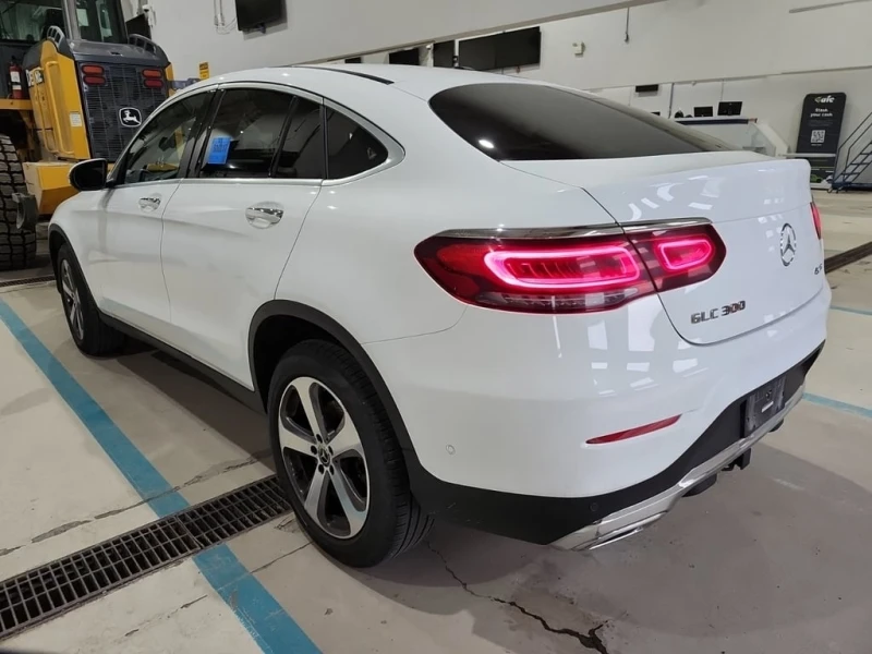 Mercedes-Benz GLC * 300 * CARFAX * БЕЗ ПЪРВОНАЧАЛНА ВНОСКА, снимка 4 - Автомобили и джипове - 52967369