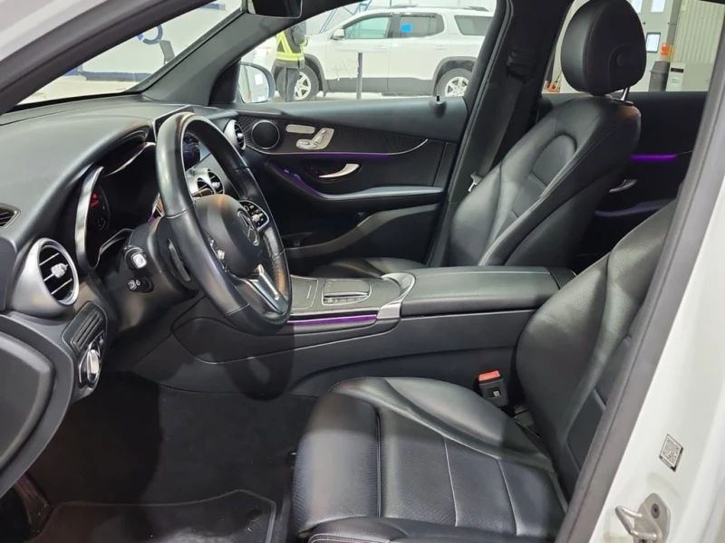 Mercedes-Benz GLC * 300 * CARFAX * БЕЗ ПЪРВОНАЧАЛНА ВНОСКА, снимка 5 - Автомобили и джипове - 52967369