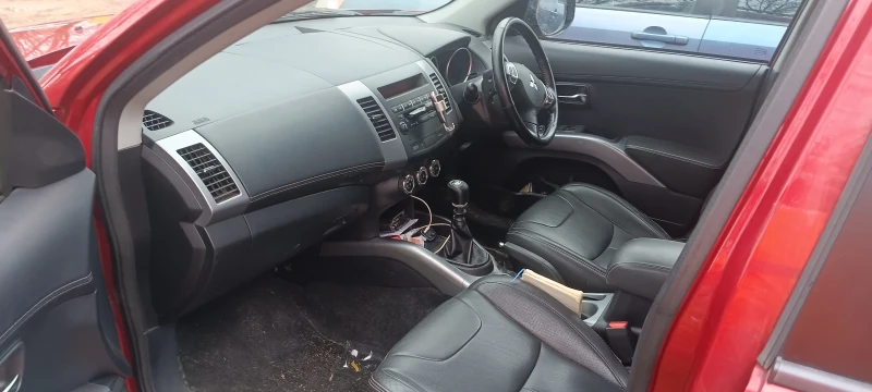 Mitsubishi Outlander, снимка 6 - Автомобили и джипове - 53583879