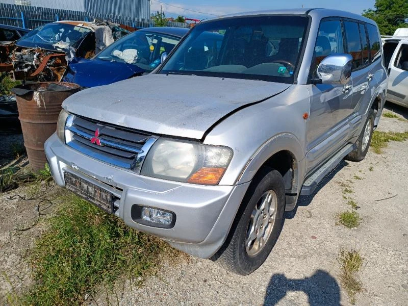 Mitsubishi Pajero 3.2 DiD, снимка 2 - Автомобили и джипове - 37128930