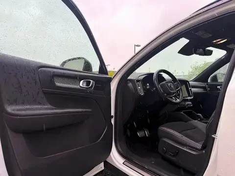 Volvo XC40 Recharge Pure Electric | ПАНОРАМА | 360 КАМЕРА | , снимка 8 - Автомобили и джипове - 54915094
