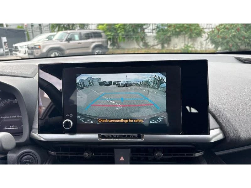 Toyota C-HR 2.0 PHEV COOL, снимка 14 - Автомобили и джипове - 55474259
