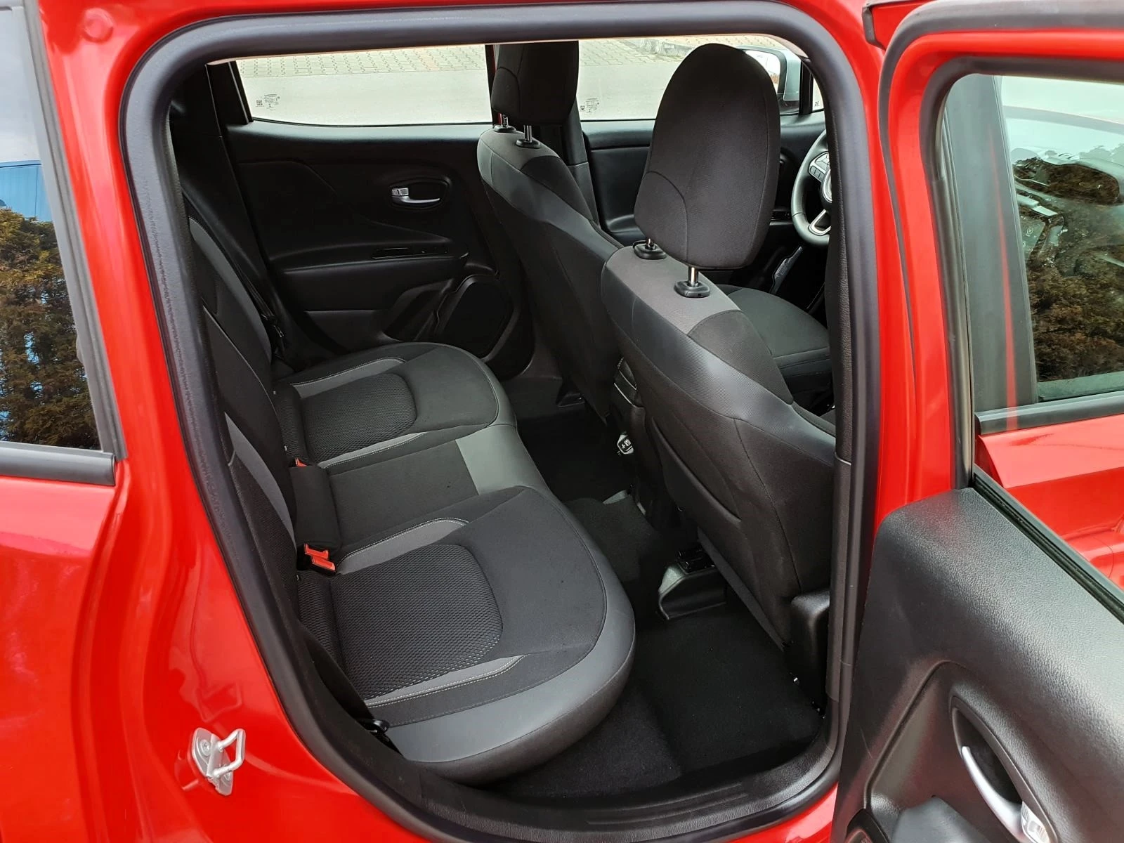 Jeep Renegade 1.3 Plug-in Hybrid 4x4 Automatic | Mobile.bg   12
