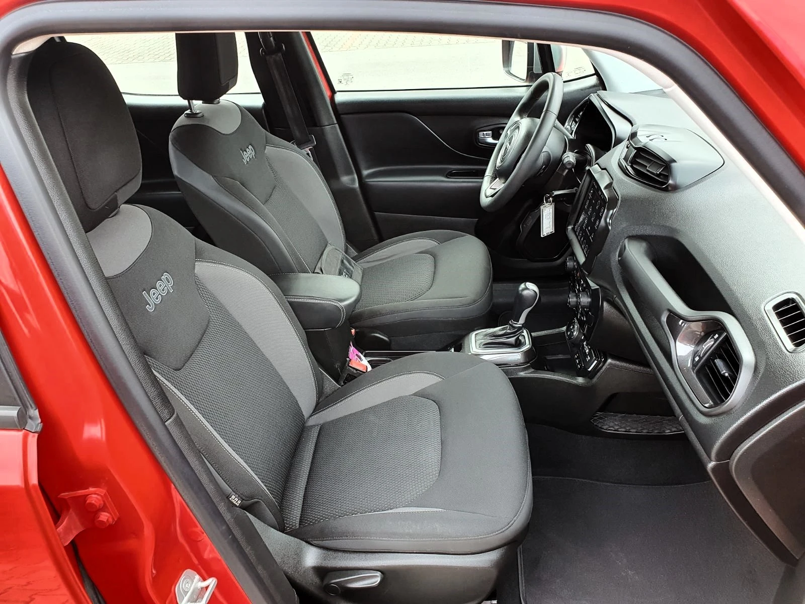 Jeep Renegade 1.3 Plug-in Hybrid 4x4 Automatic | Mobile.bg   11