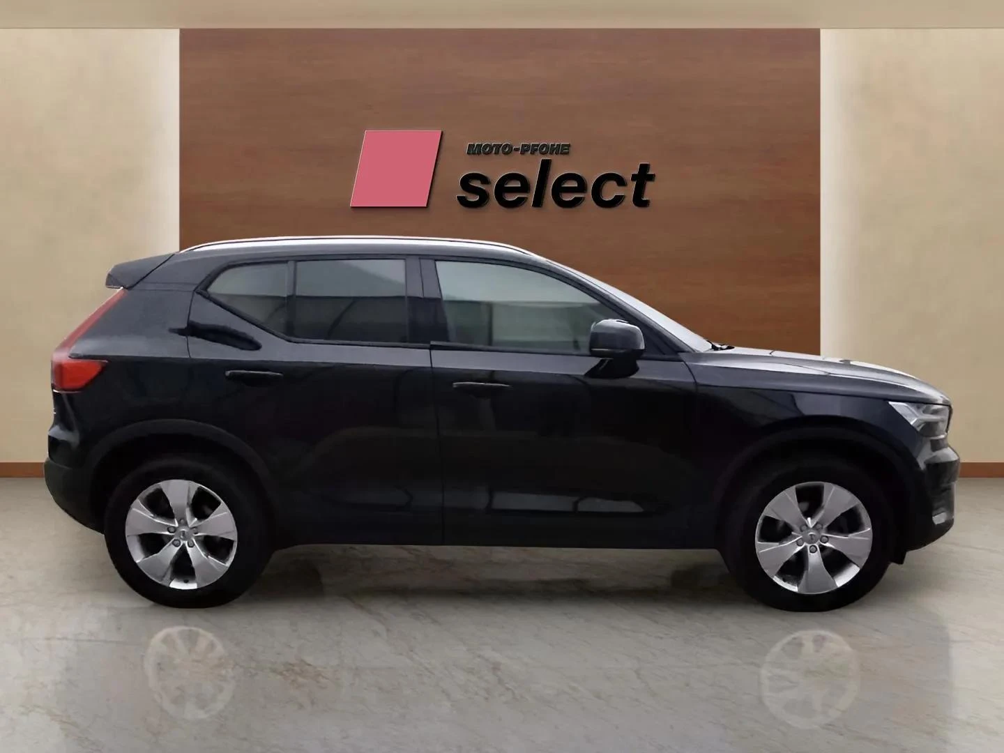 Volvo XC40 2.0 D3 - изображение 4