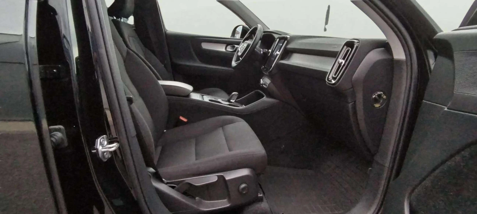 Volvo XC40 2.0 D3 - изображение 9