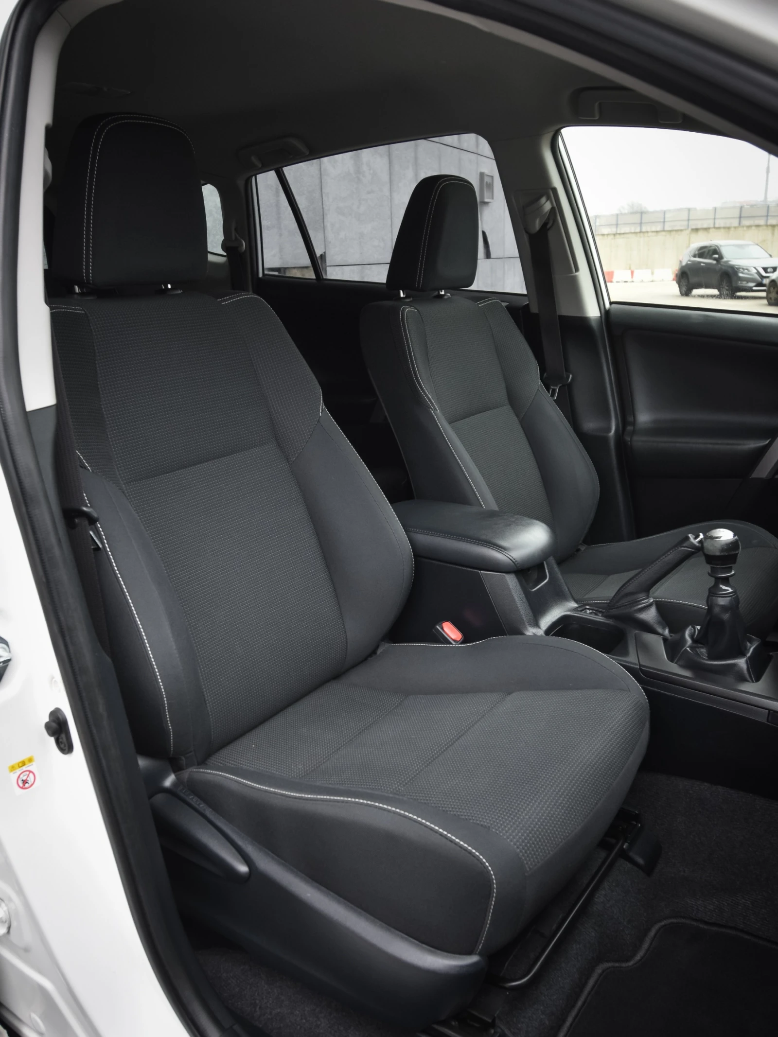 Toyota Rav4 2.2 D4D 143 KC - изображение 8