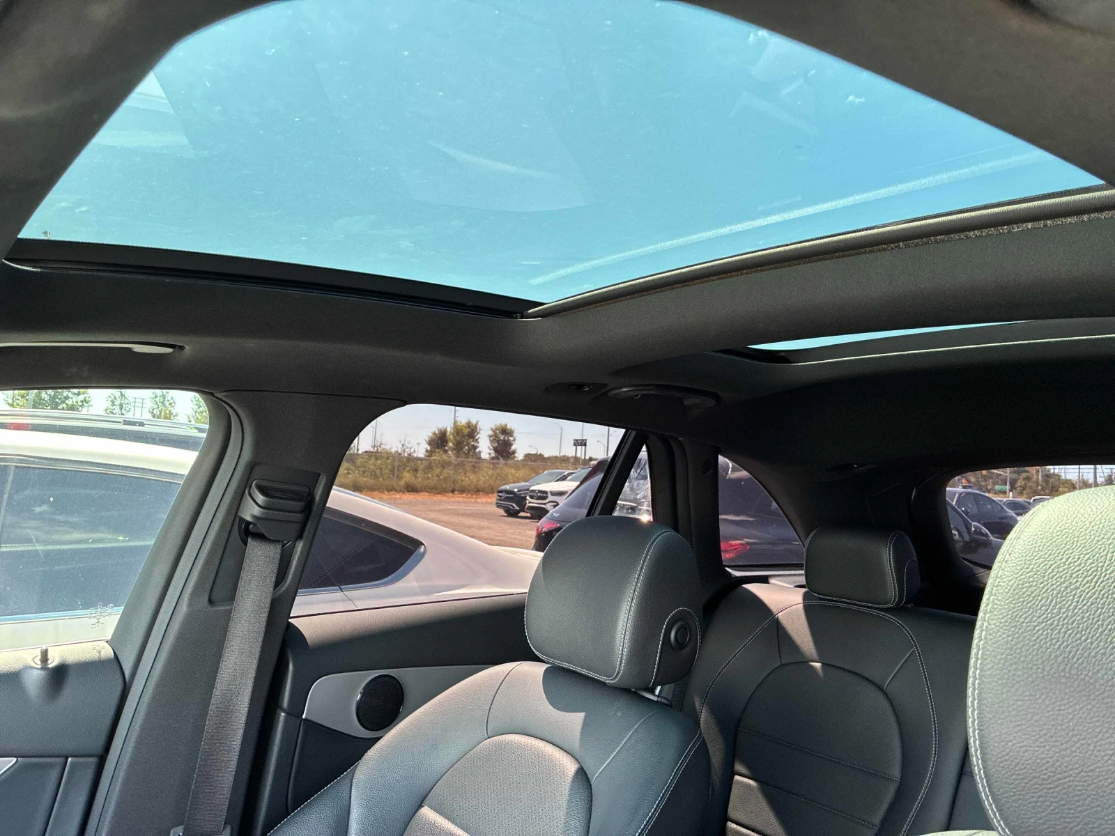 Mercedes-Benz GLC 300 4MATIC* ПОДГРЕВ* KEYLESS* CARFAX , снимка 10 - Автомобили и джипове - 55504107