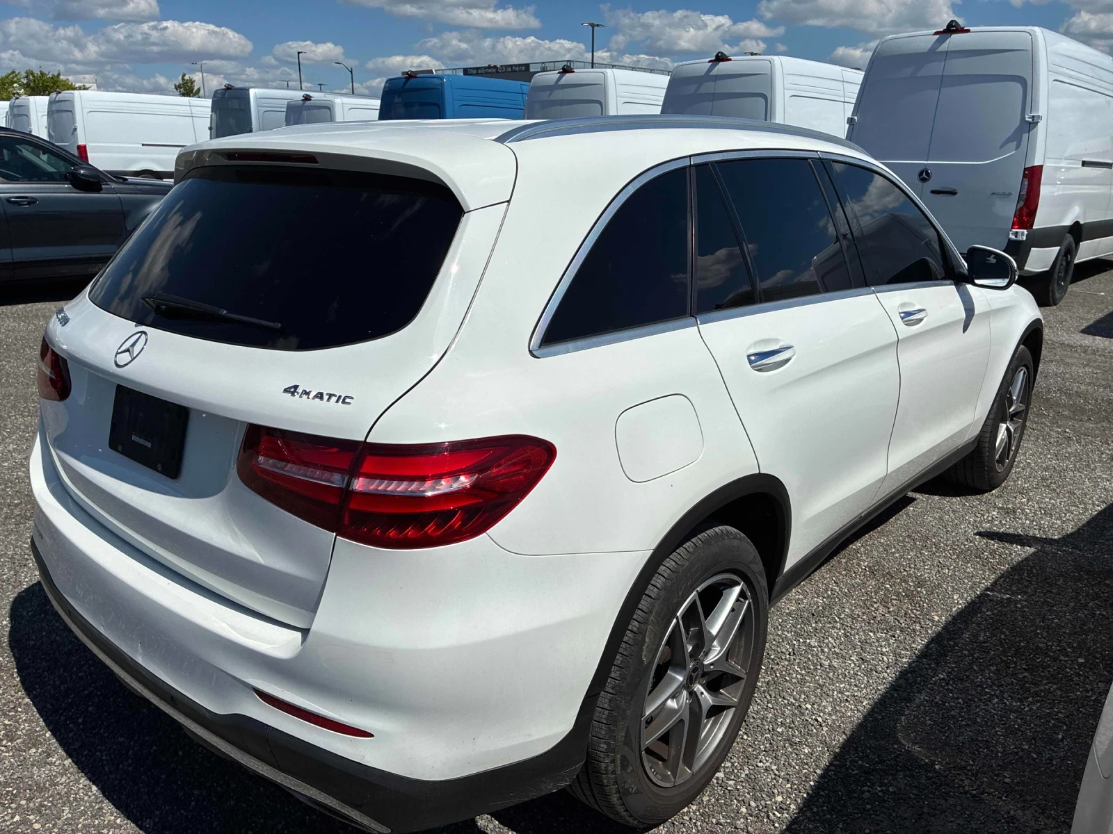 Mercedes-Benz GLC 300 4MATIC* ПОДГРЕВ* KEYLESS* CARFAX , снимка 3 - Автомобили и джипове - 55504107