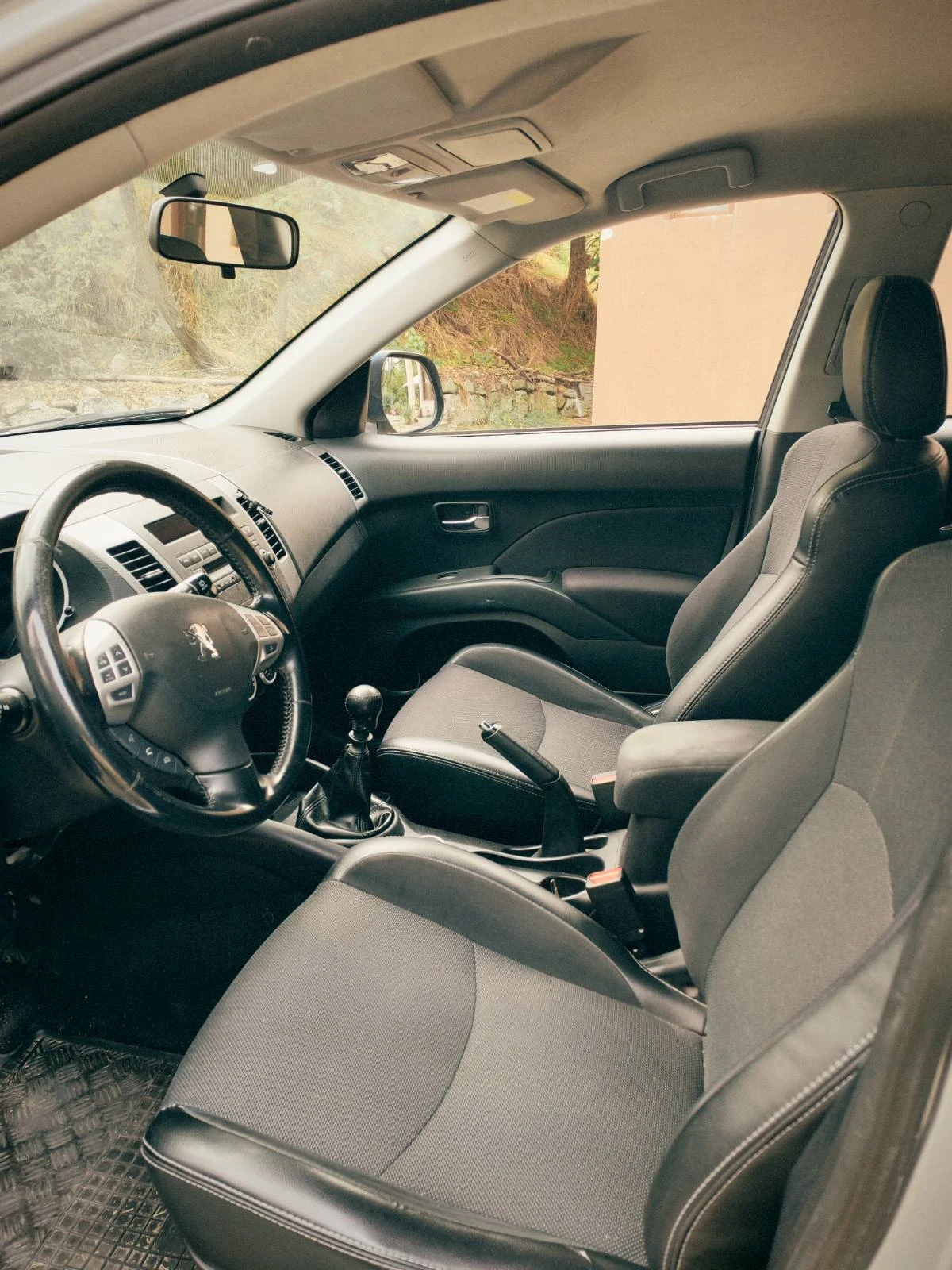 Peugeot 4007, снимка 3 - Автомобили и джипове - 56348271