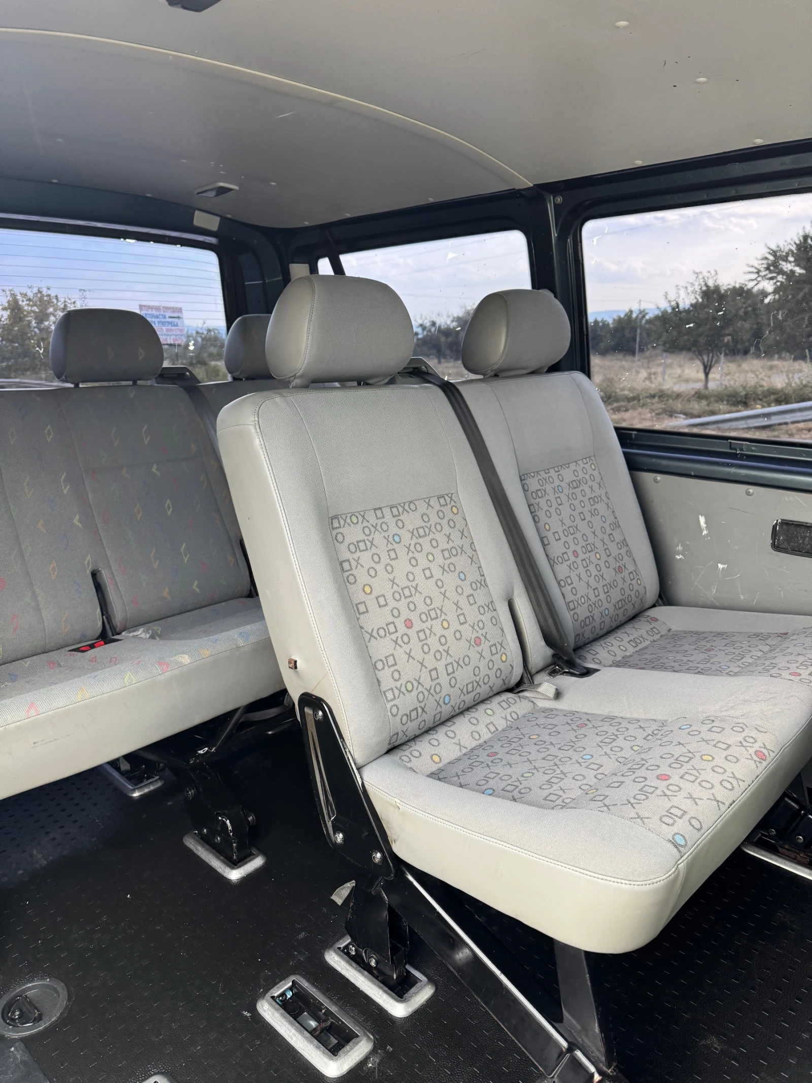 VW T5 2.5TDI* Пътнически* Климатик* 6ск* , снимка 12 - Бусове и автобуси - 55825835