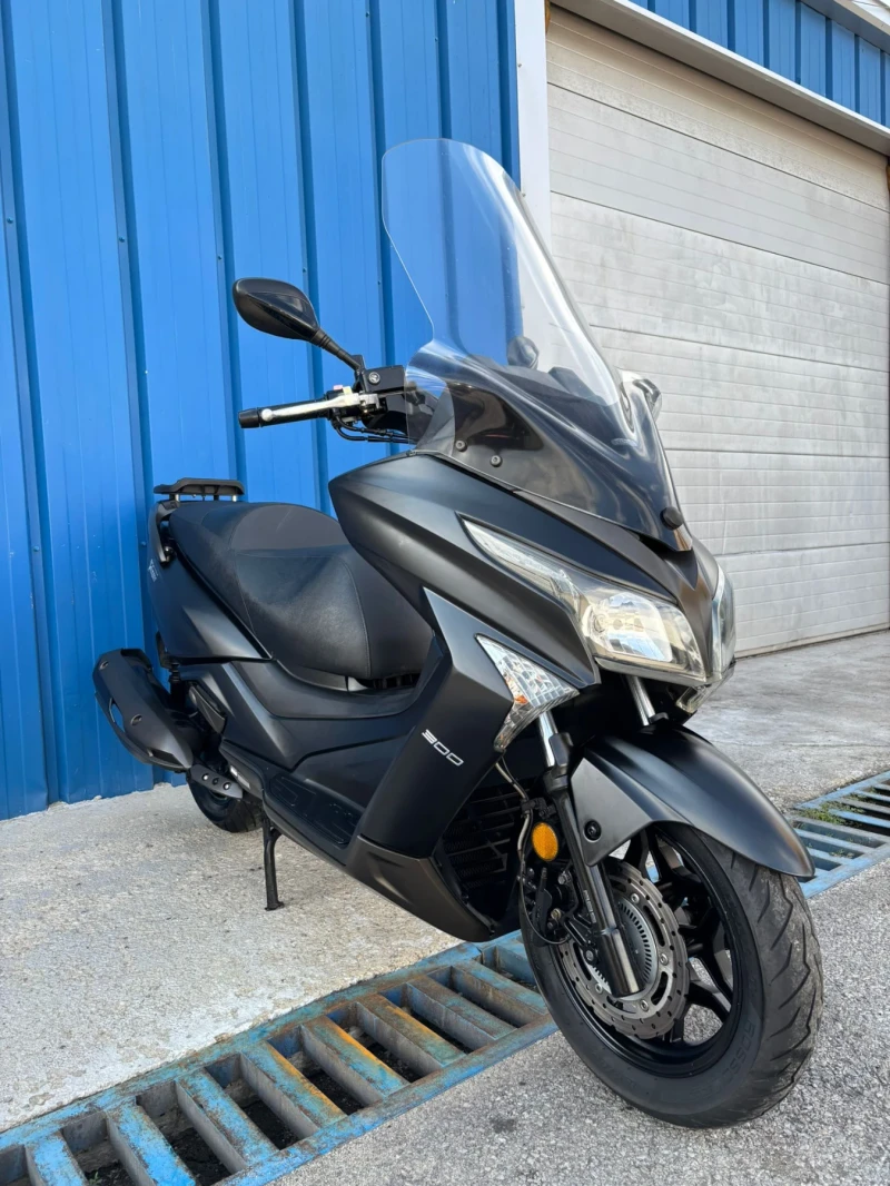 Kymco Downtown X-town300i Abs, снимка 2 - Мотоциклети и мототехника - 51420958