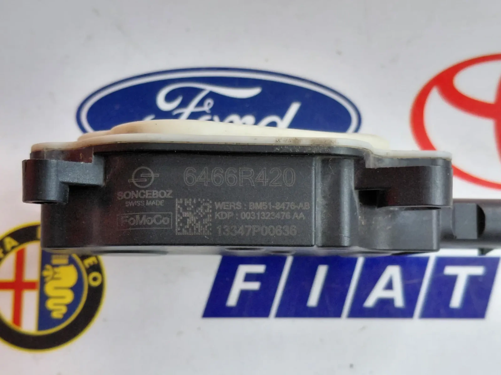 6466R420 BM51-8476-AB Моторче клапи  FORD FOCUS III BM51-8476-AB, снимка 2 - Части - 54079005