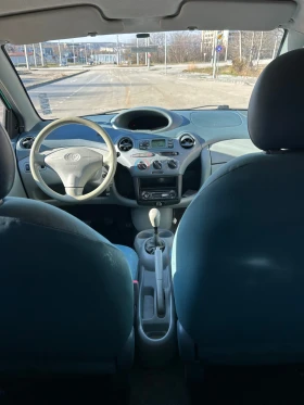 Toyota Yaris 1.0i , снимка 13