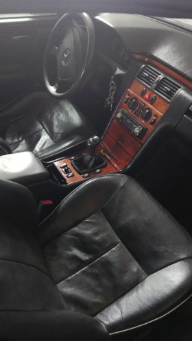 Mercedes-Benz E 220 CDI - 2500 € / 4889.57 лв. - 40662165 4