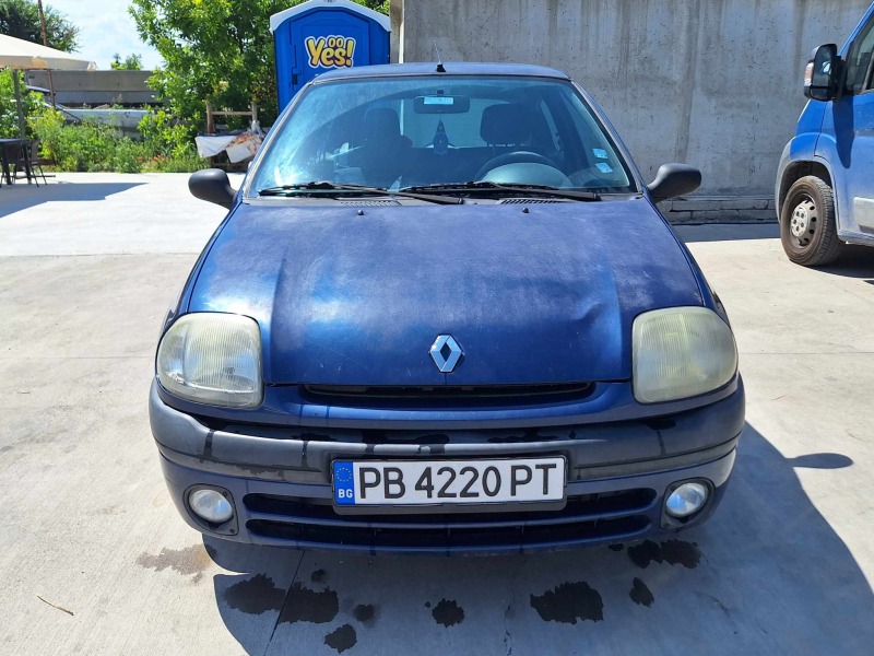 Renault Clio, снимка 2 - Автомобили и джипове - 46102157