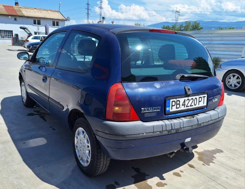 Renault Clio, снимка 5 - Автомобили и джипове - 46102157