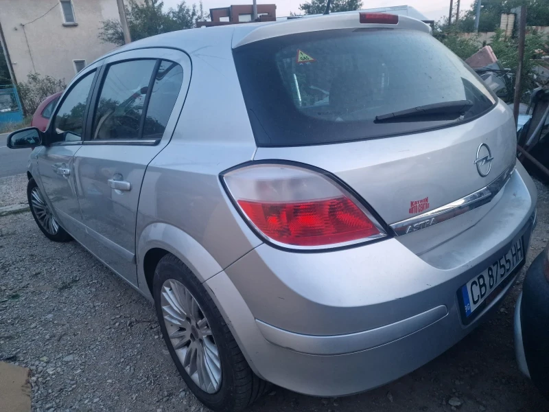 Opel Astra 1.6, снимка 2 - Автомобили и джипове - 47076300