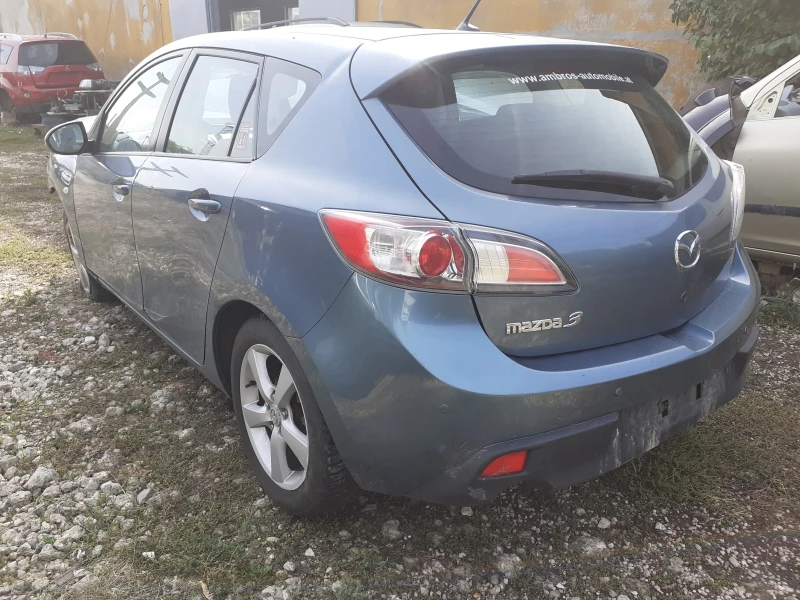 Mazda 3 1.6 i na chasti, снимка 2 - Автомобили и джипове - 47469592