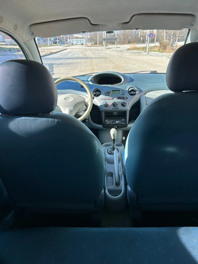 Toyota Yaris 1.0i , снимка 16 - Автомобили и джипове - 48458994