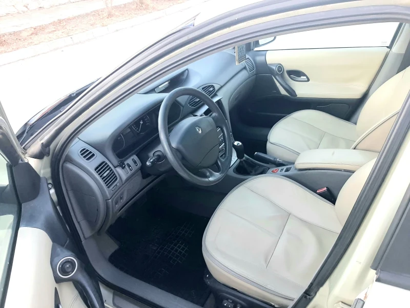 Renault Laguna 1.8i.16v.120k+ КЛИМА. ГАЗ ИНЖЕКЦИОН , снимка 15 - Автомобили и джипове - 48743799