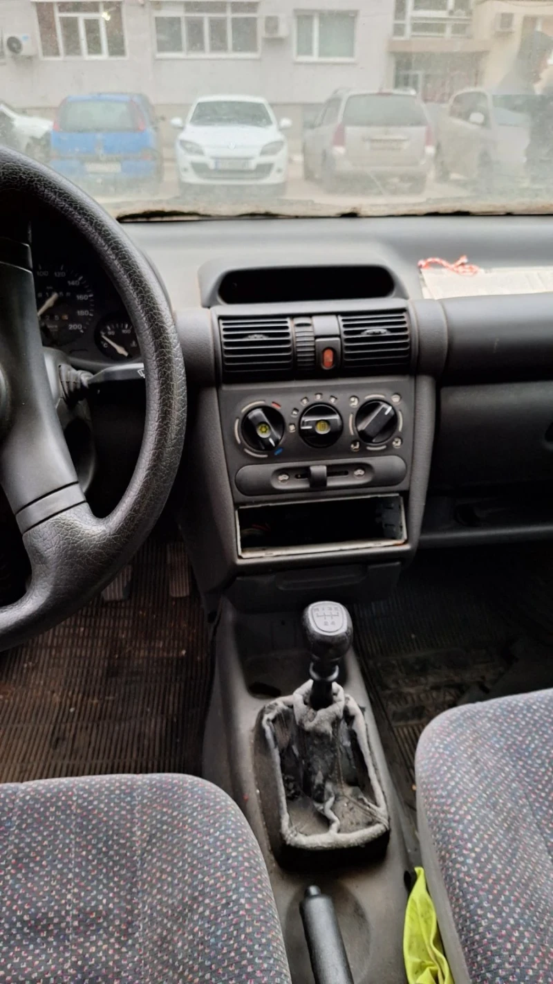 Opel Corsa, снимка 2 - Автомобили и джипове - 49143270