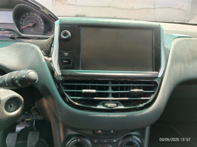Peugeot 208, снимка 3 - Автомобили и джипове - 51598819